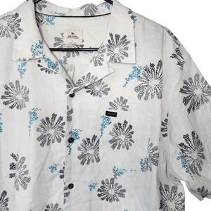 Rip Curl Mens Size L Button Up Shirt Short Sleeve  Light blue Floral Print Aloha